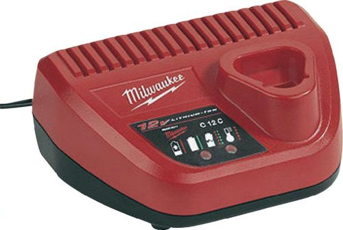 Milwaukee akkumulátor töltő C12 C