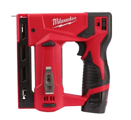 Milwaukee akkus szuperkompakt tűzőgép M12BST-202X