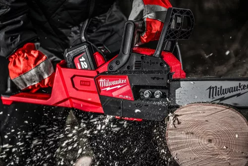 Milwaukee akkus láncfűrész FUEL M18FCHSC-0