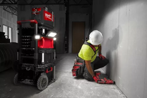 Milwaukee akkus térmegvilágító és töltő PACKOUT kompatibilis M18 POALC-0